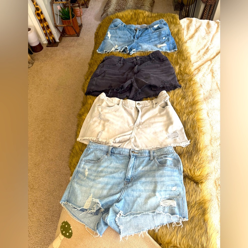 Stylish Women's Denim Shorts - Blue, Black, Gray lot of 4 size Large Aerie